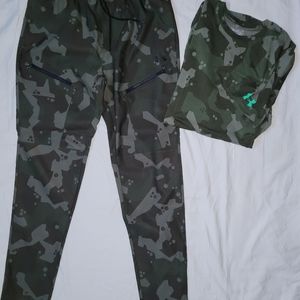 Mens LARGE under armour pants and tshirt...2 matching items